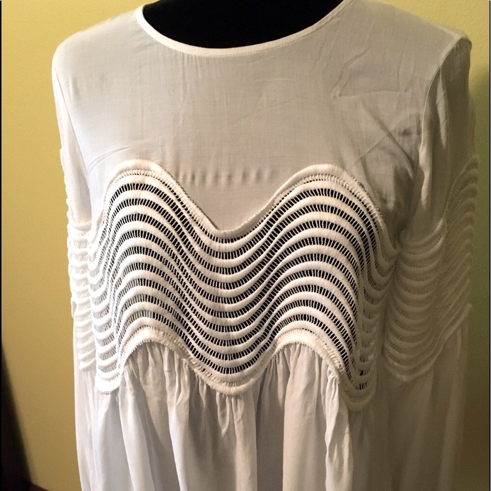 White cotton free flowing embroidered top